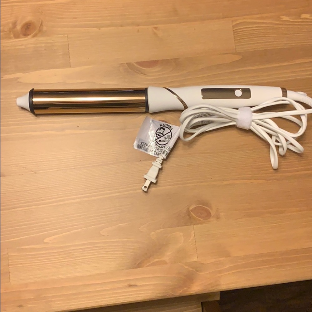 Kristin Ess Soft Wave Pivoting Wand Curling Iron